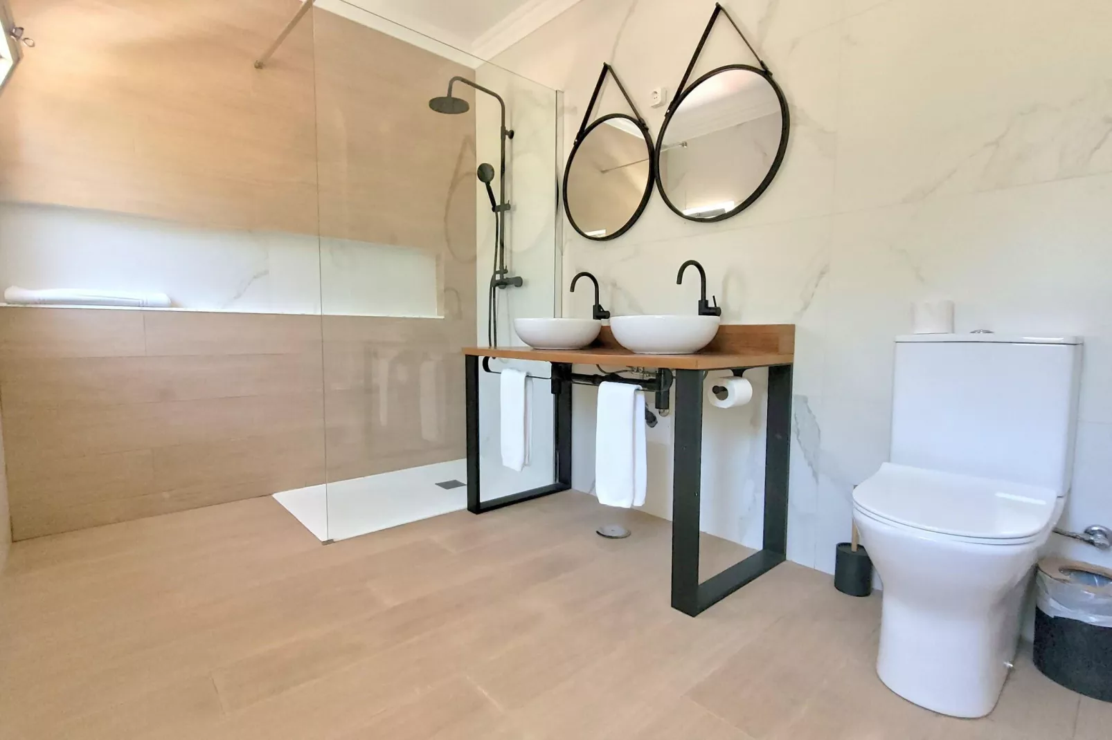 Carina-Bathroom