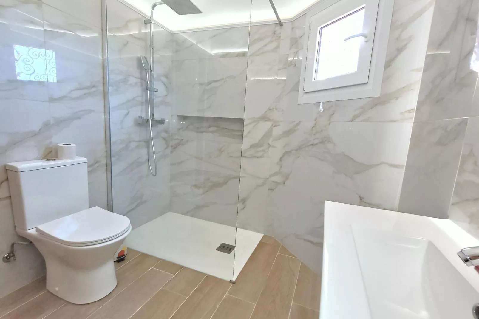 Carina-Bathroom
