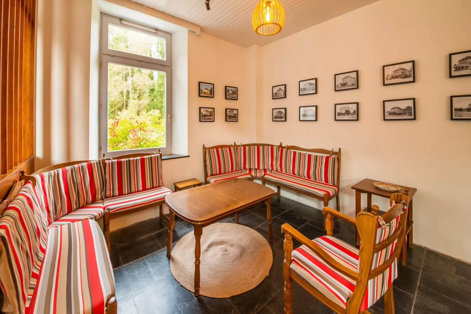 La Forgerie et Tiny-Living room