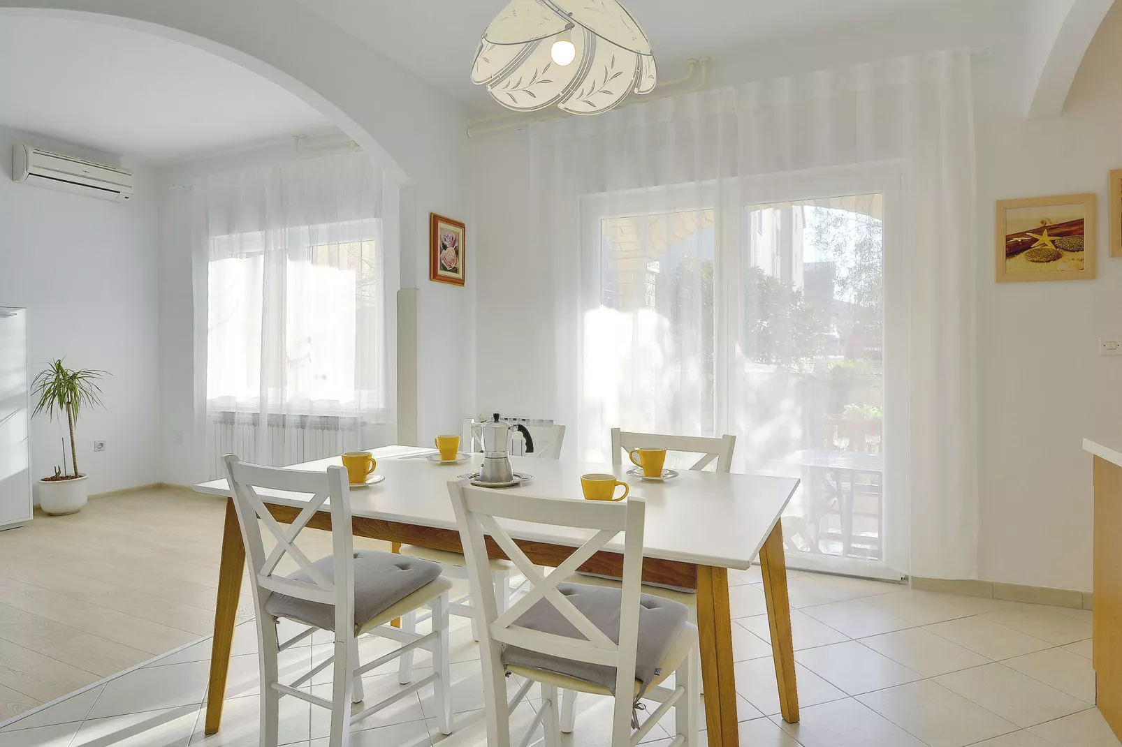 Ljuba-Dining room