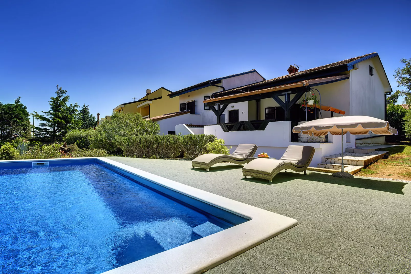 Villa Ruza-Außenbereich Sommer