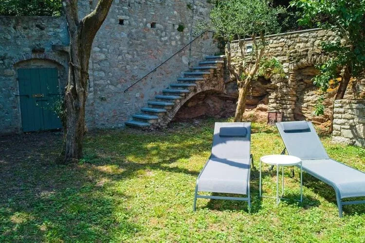 Ferienhaus Casa del Capitano in Gargnano-Gardens summer