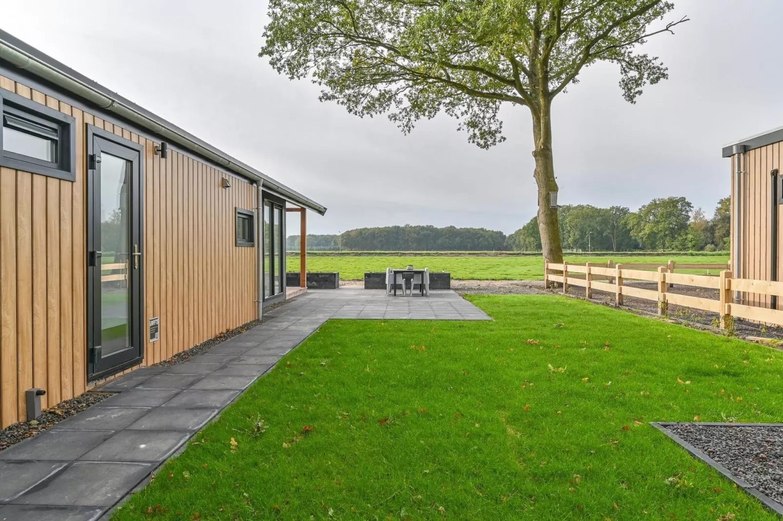 Resort Drentse Weelde 1-Gärten Sommer