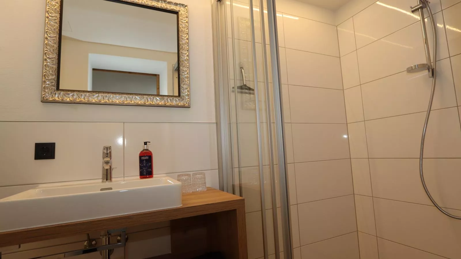 Apart Loisa-Bathroom