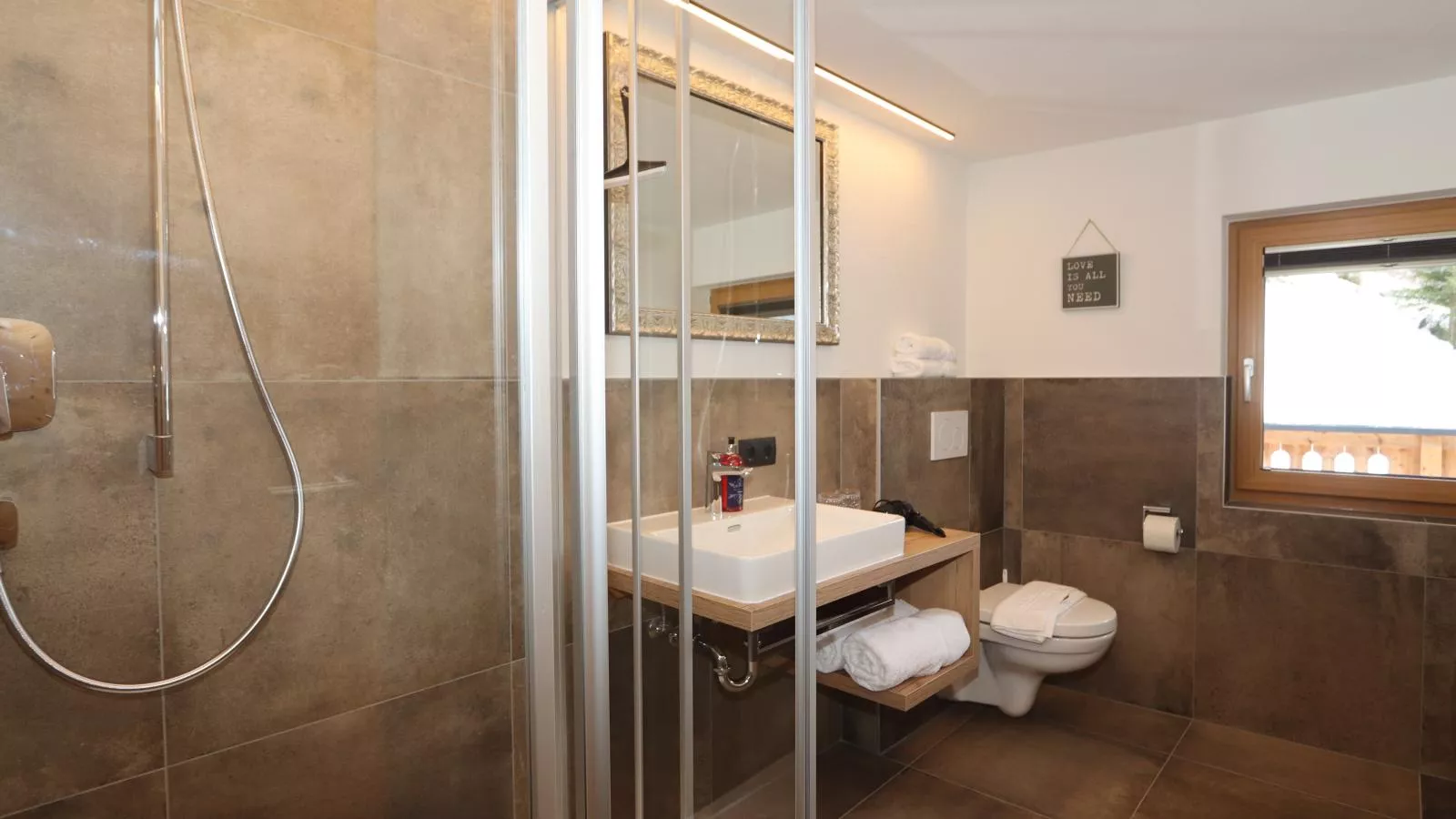 Apart Loisa-Bathroom