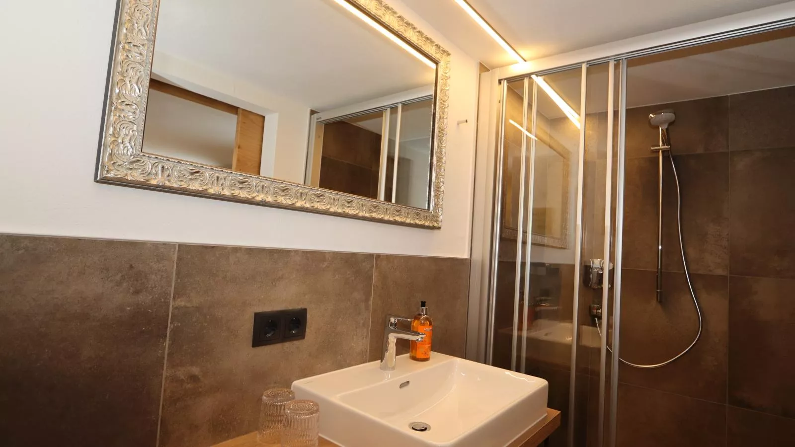 Apart Loisa-Bathroom