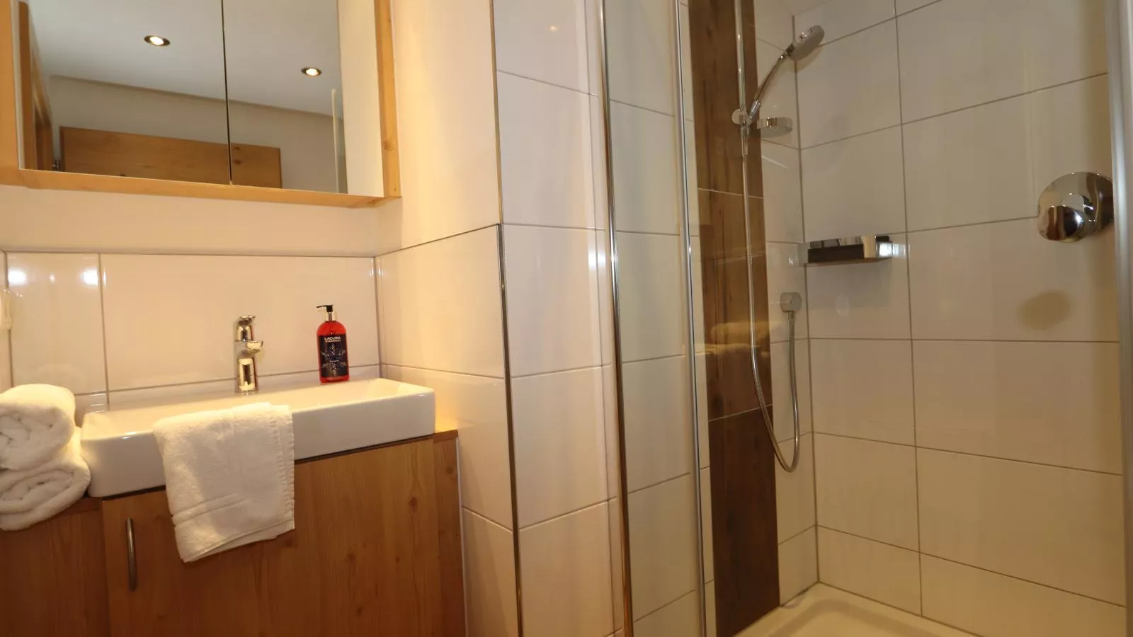 Apart Loisa-Bathroom
