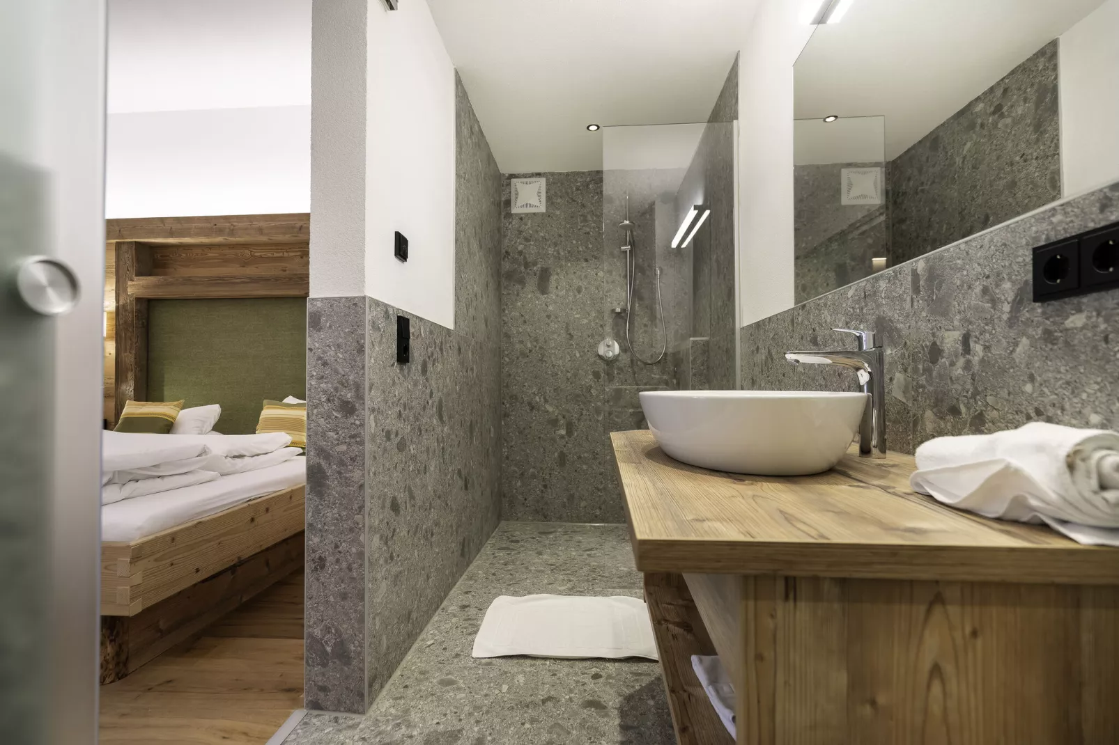 Apartment 5-Badezimmer