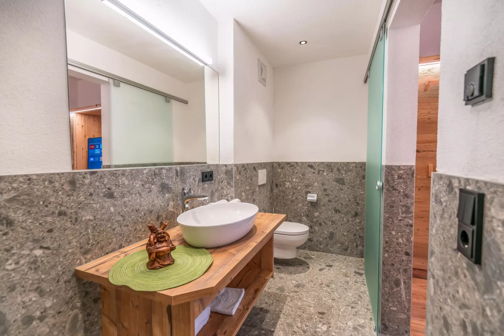 Apartment 5-Badezimmer