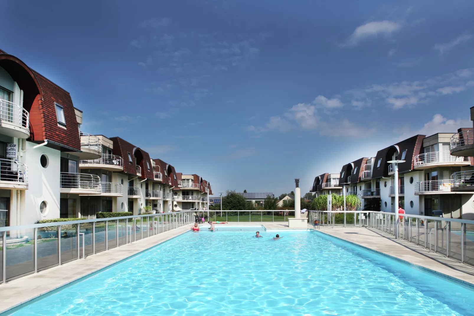 Deauville 72-Schwimmbad