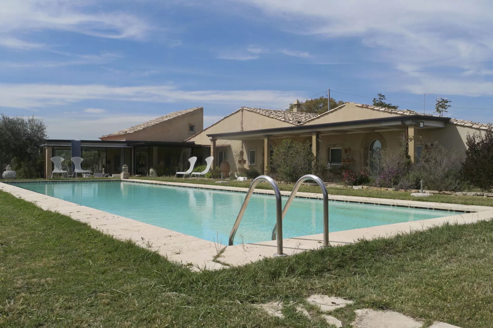 Riserva del Noce-Exterior summer