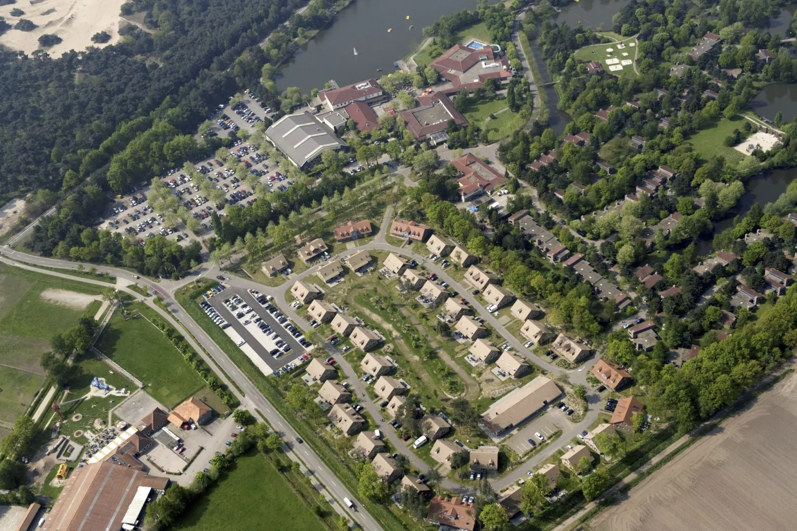 Vakantiepark Weerterbergen 8-Exterior summer