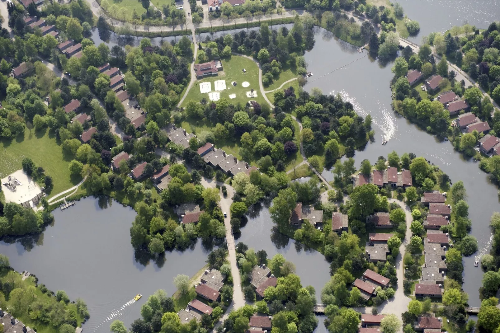 Vakantiepark Weerterbergen 14-Exterior summer