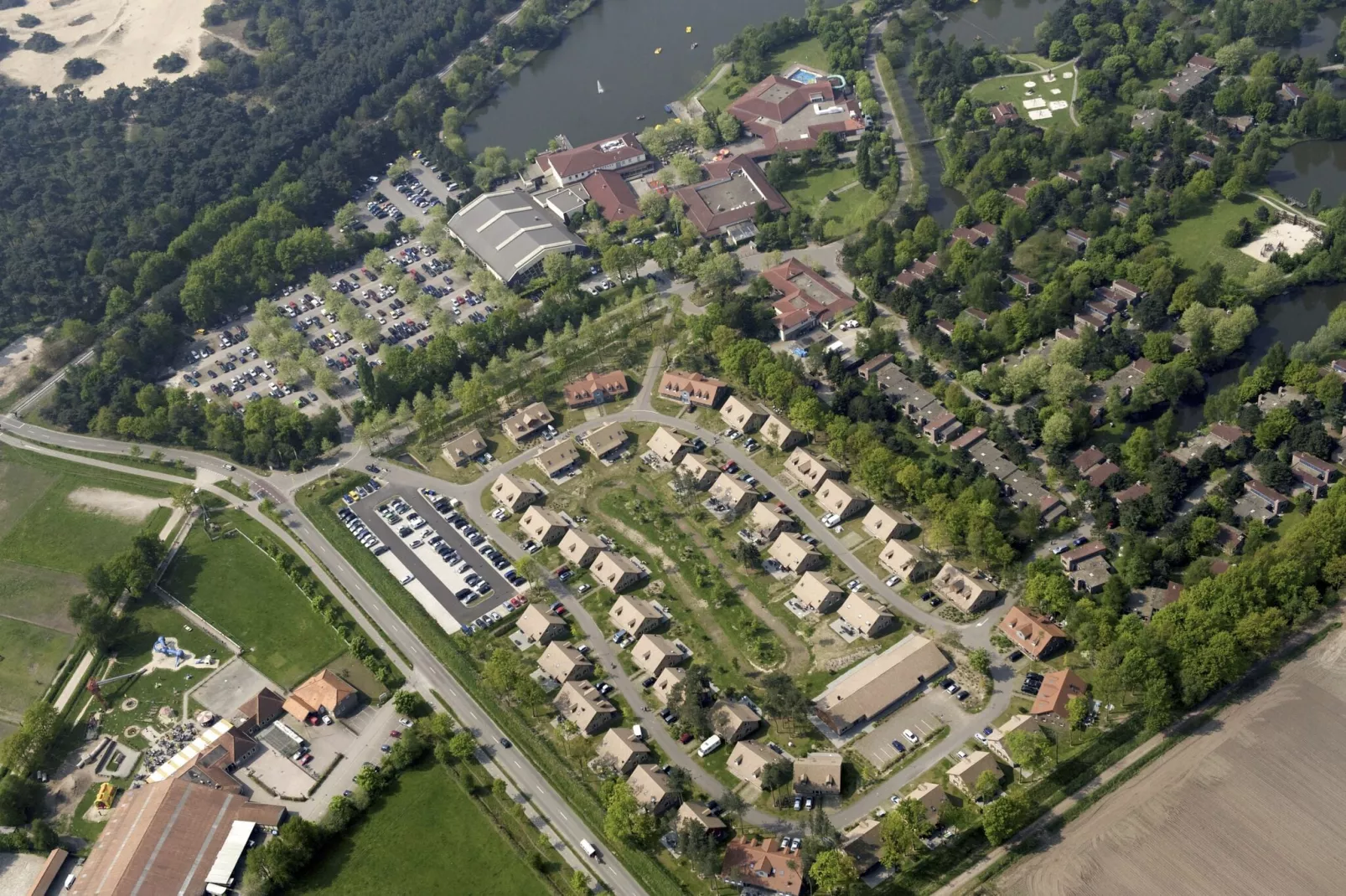 Vakantiepark Weerterbergen 15-Exterior summer