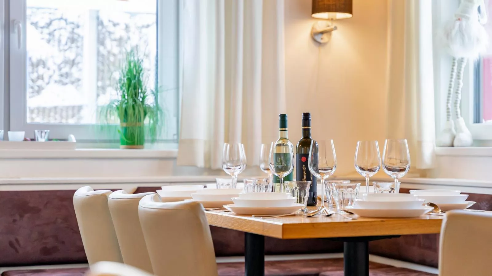 Neva Saalbach-Dining room