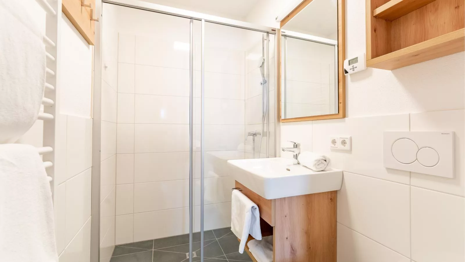 Noa-Bathroom