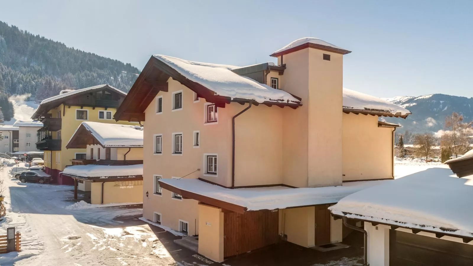 Noa-Exterior winter