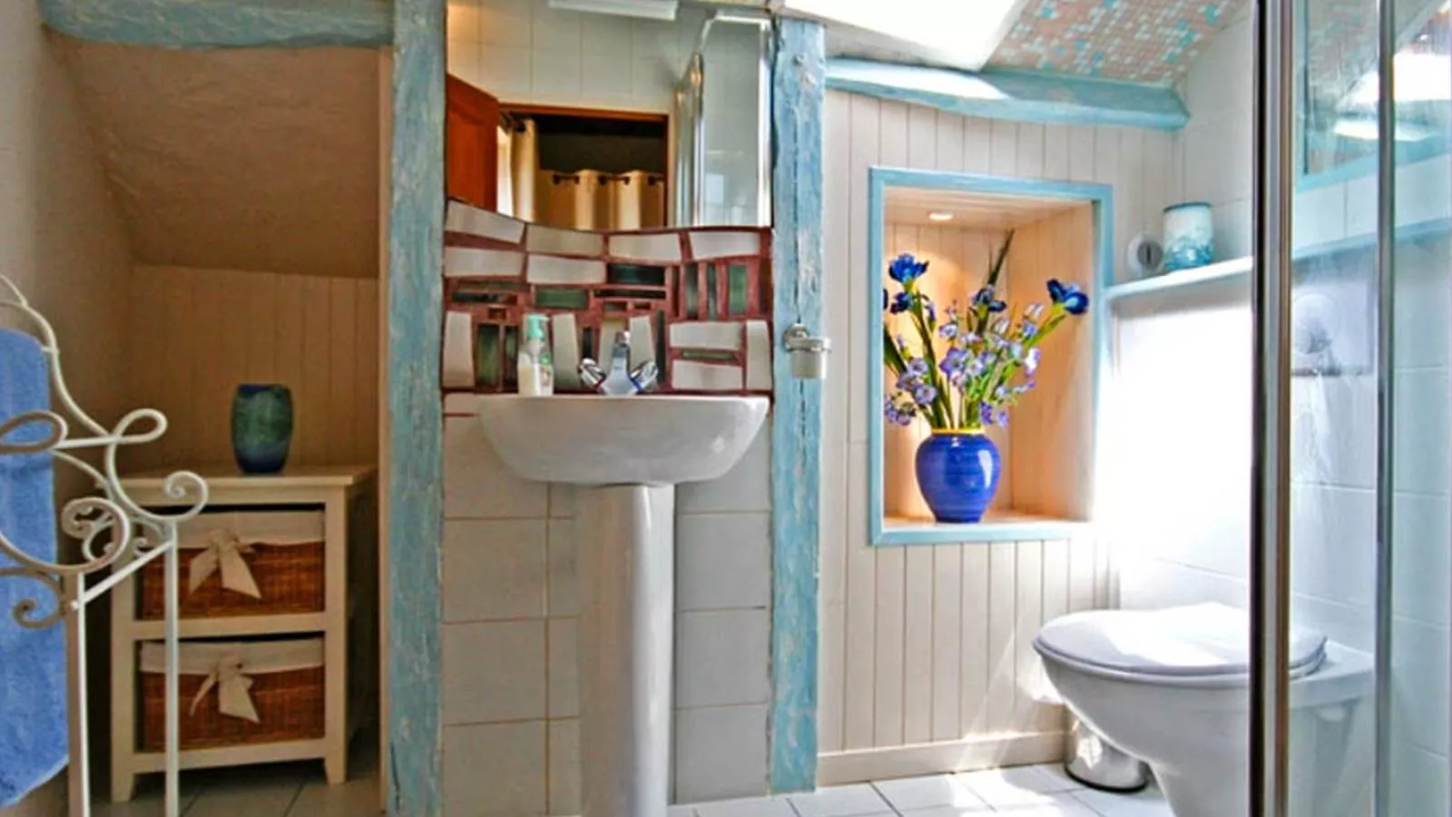Les Roches de Roquecor-Bathroom