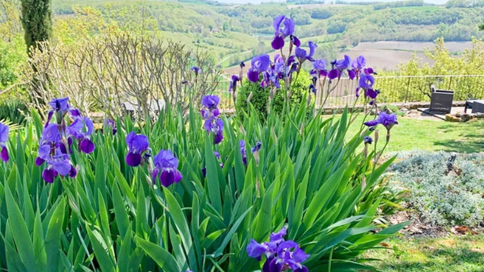 Les Roches de Roquecor-Gardens summer