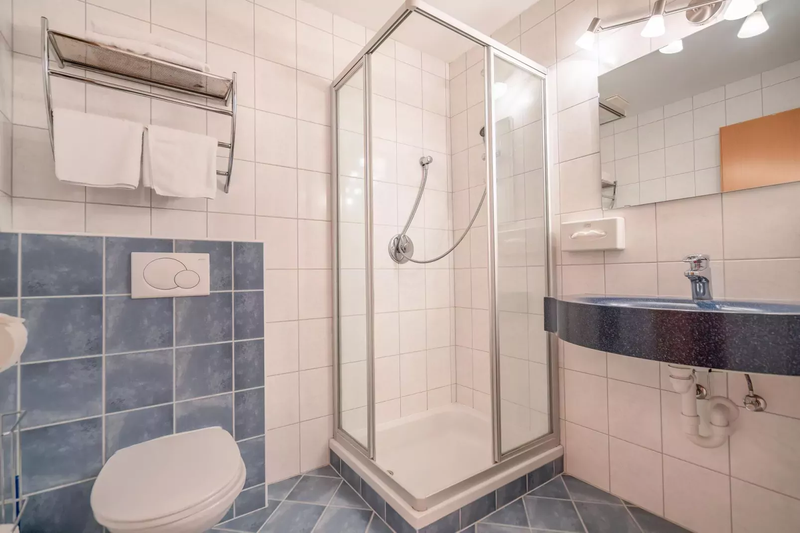 Apartment 11-Bathroom