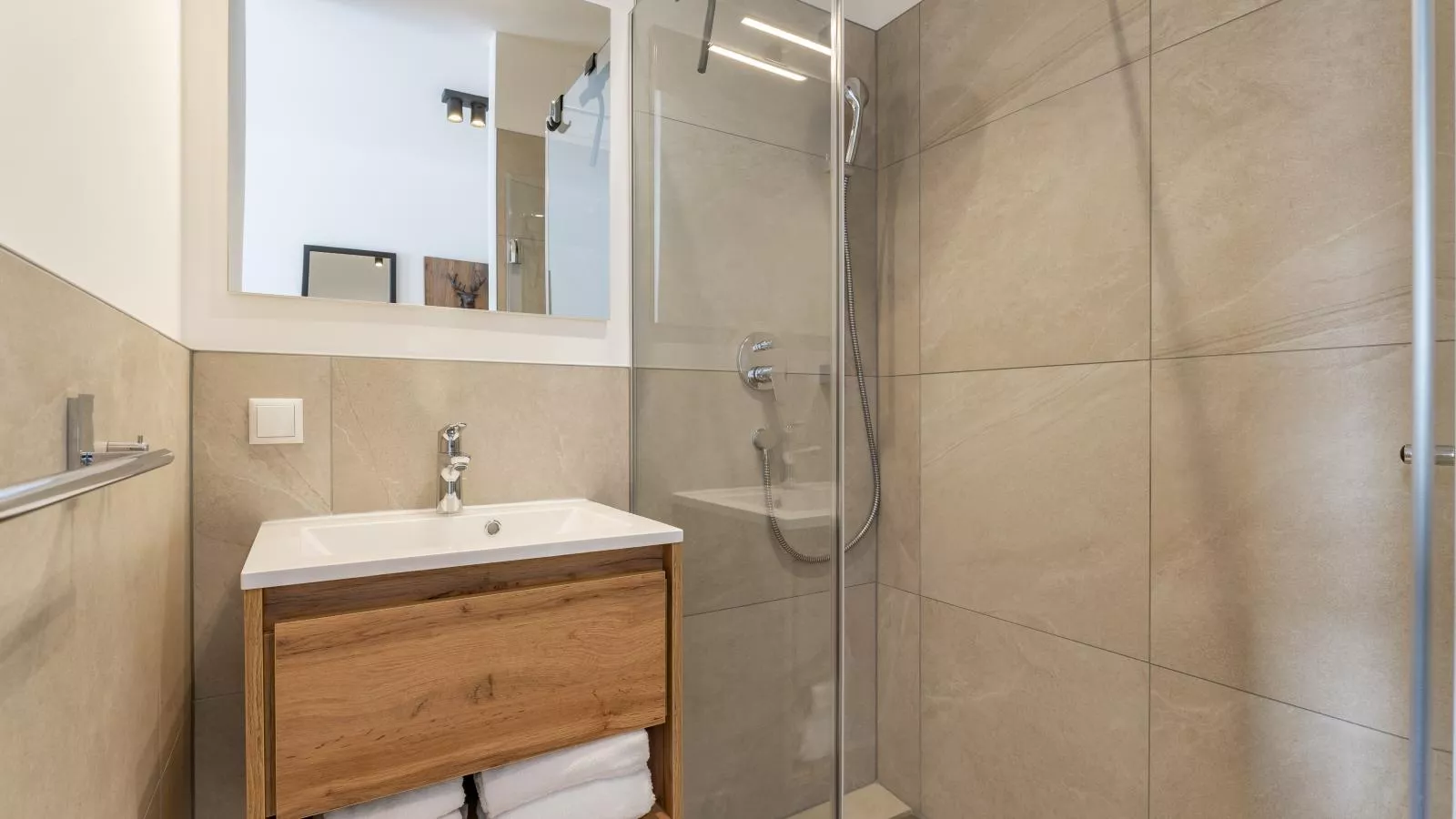Grebenzen Lodge Pabstin 36B-Bathroom