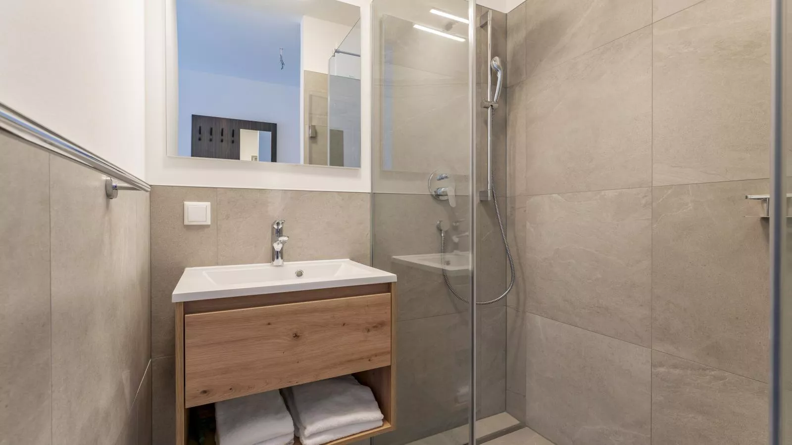 Grebenzen Top Chalet Mazzel-Bathroom