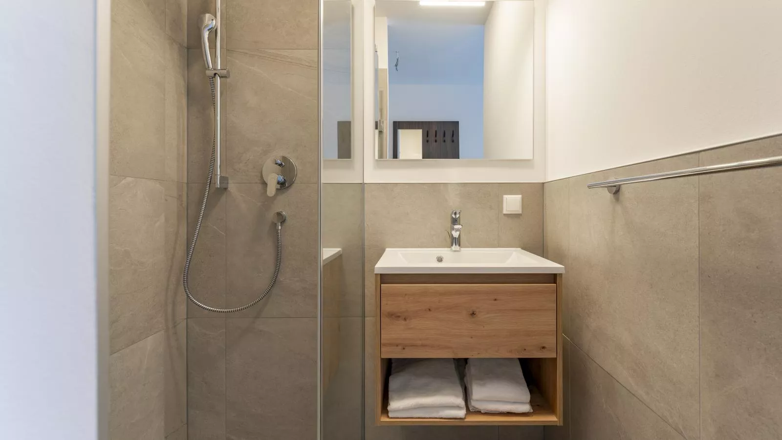 Grebenzen Top Chalet Mazzel-Bathroom