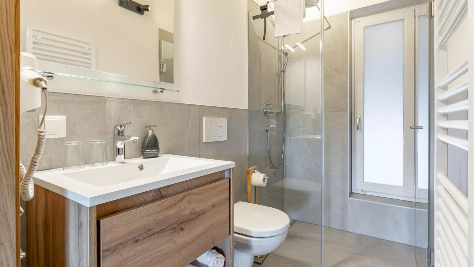 Grebenzen Lodge Hirsch-Badezimmer