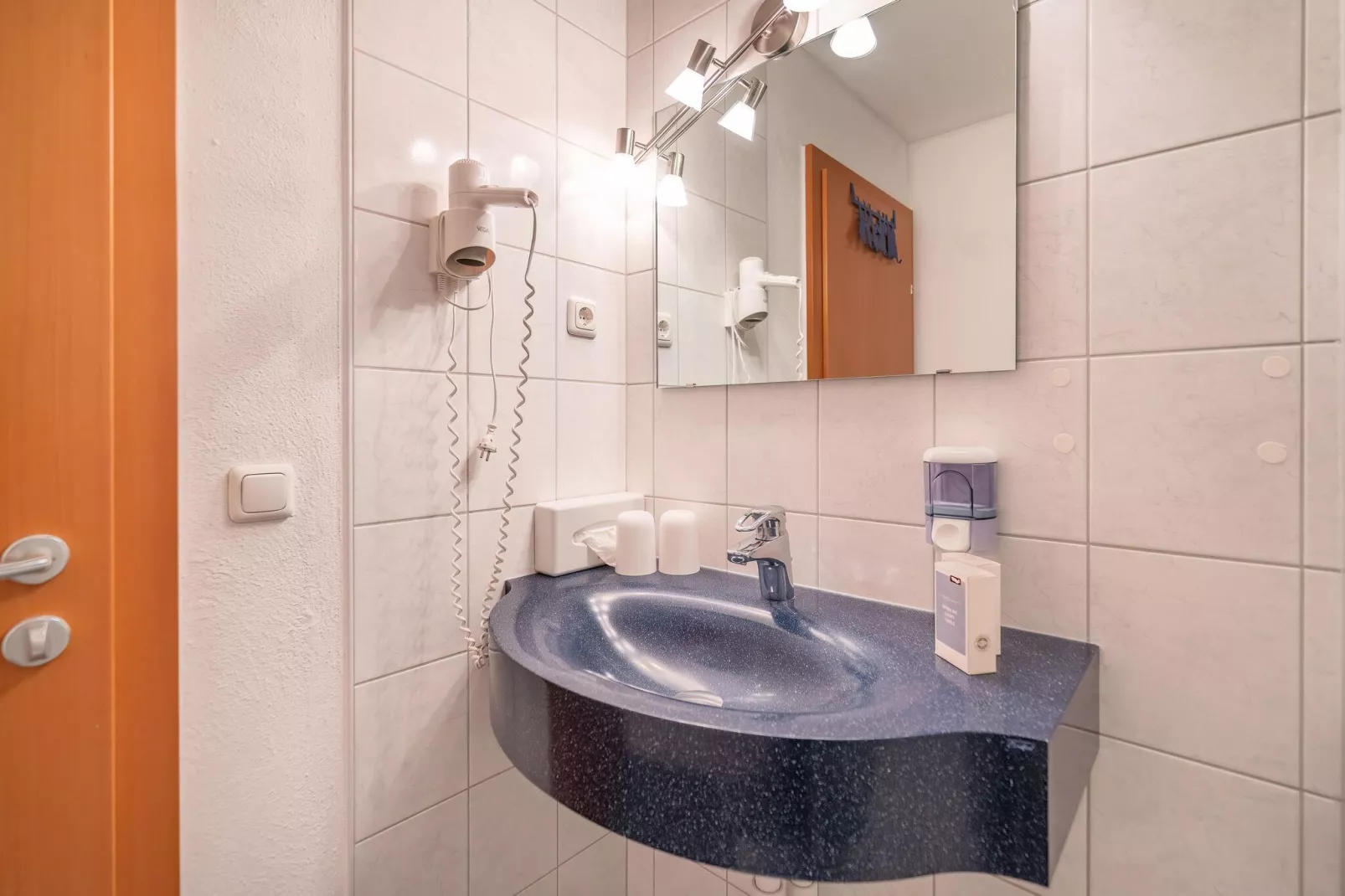 Apartment 12-Bathroom