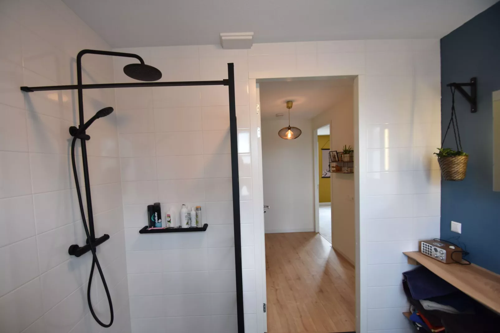 Waterfront holiday home Alkmaar-Bathroom