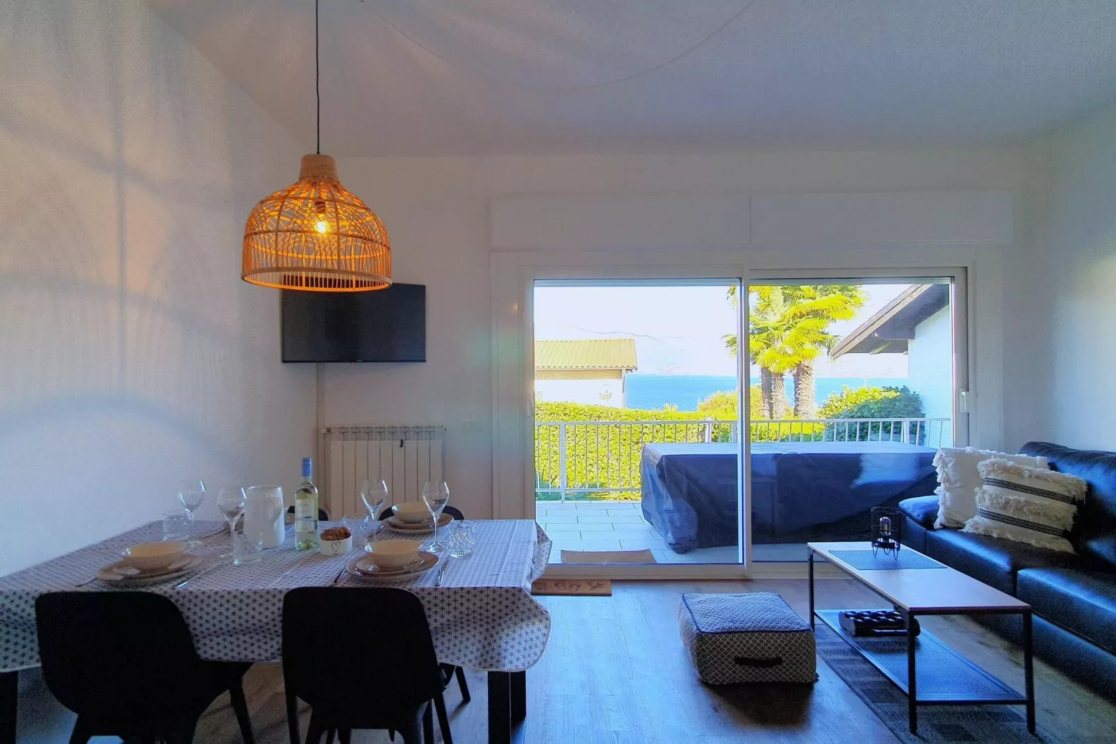 ROL8-Living room