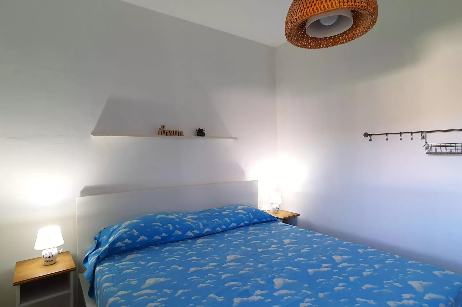 ROL8-Bedroom