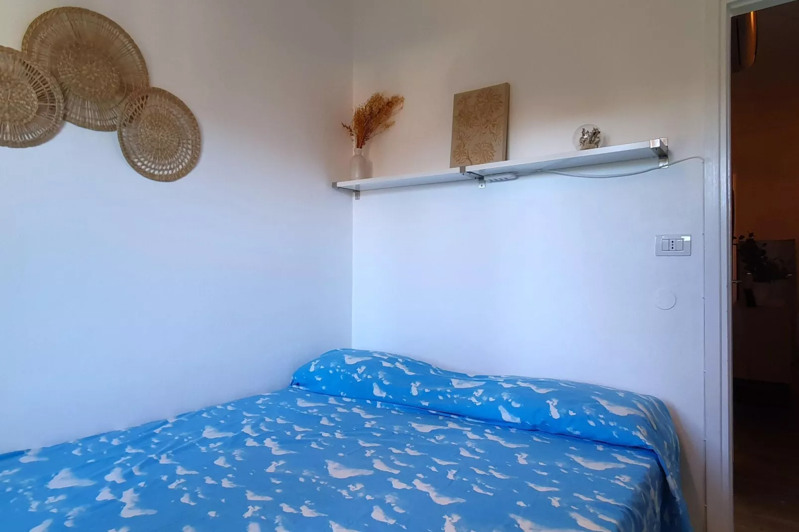 ROL8-Bedroom