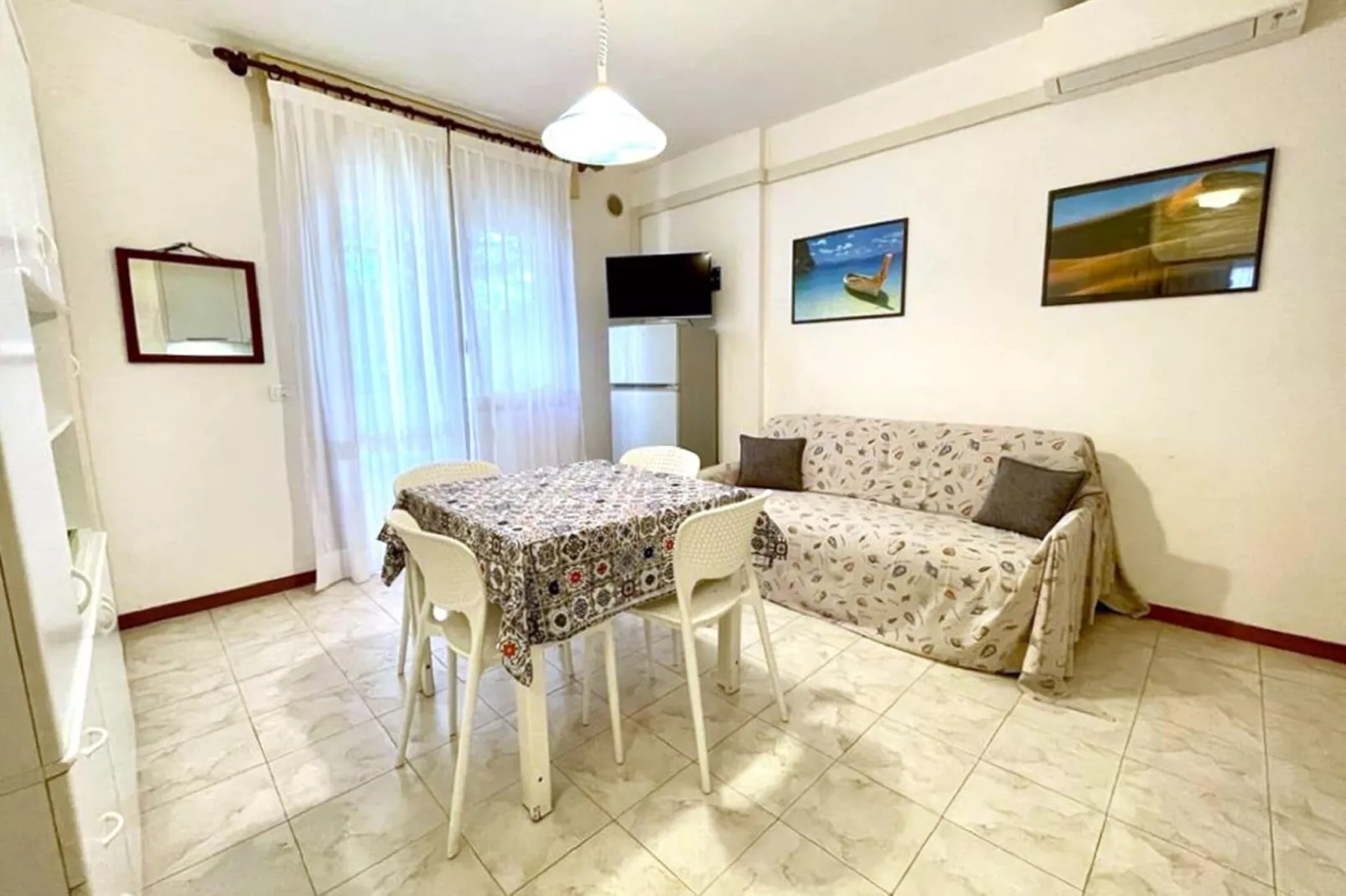Gabbiano 4-Dining room