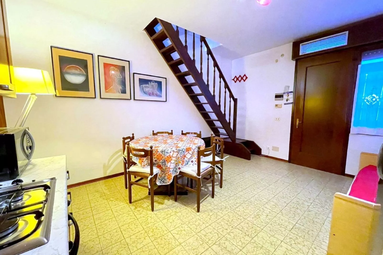 Centro Comm 3-Living room