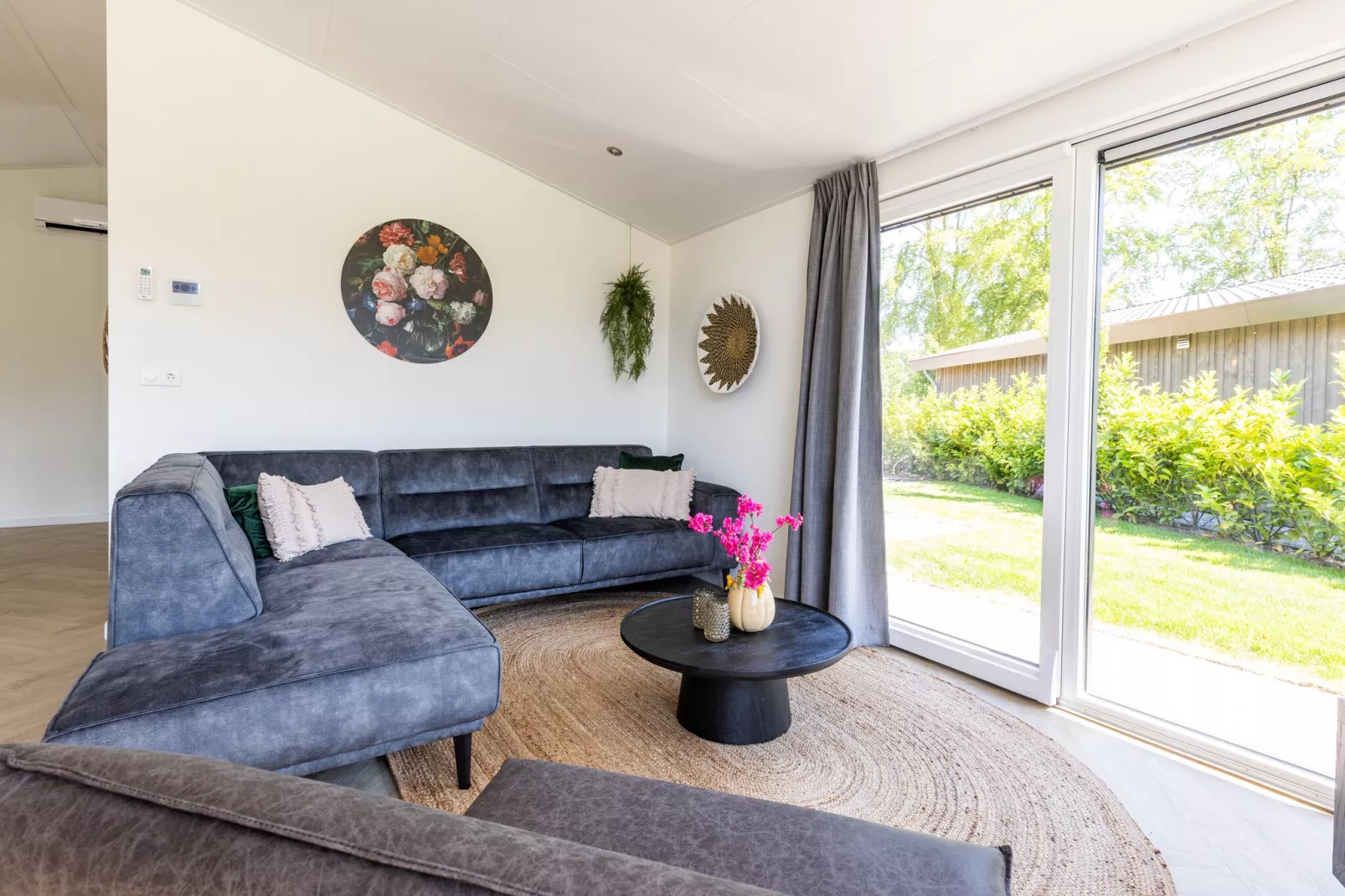Vakantiepark Molenvelden 8-Living room