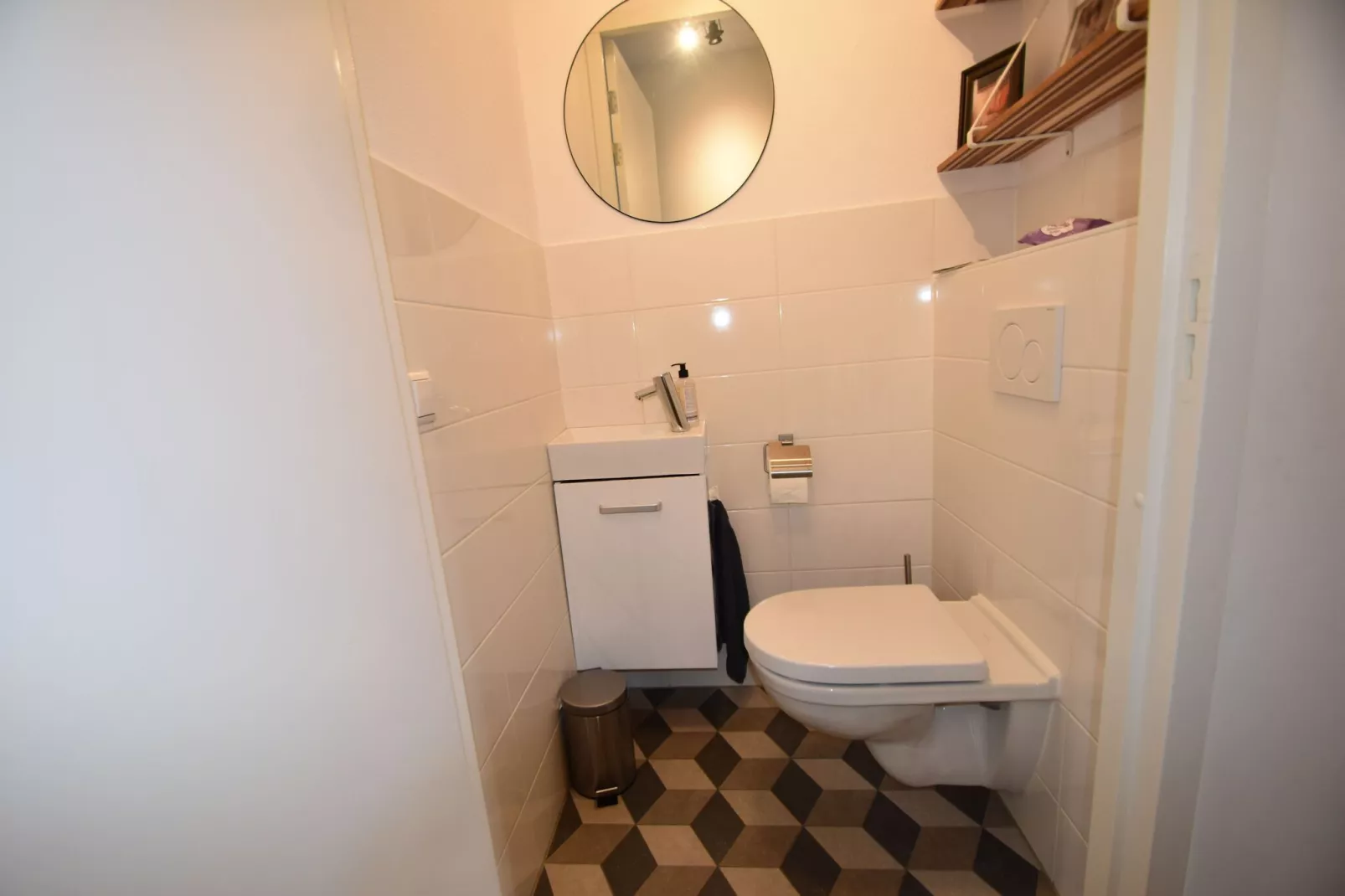 Waterfront holiday home Alkmaar-Bathroom