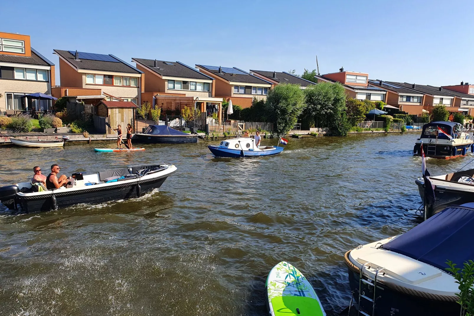 Waterfront holiday home Alkmaar-View in summer