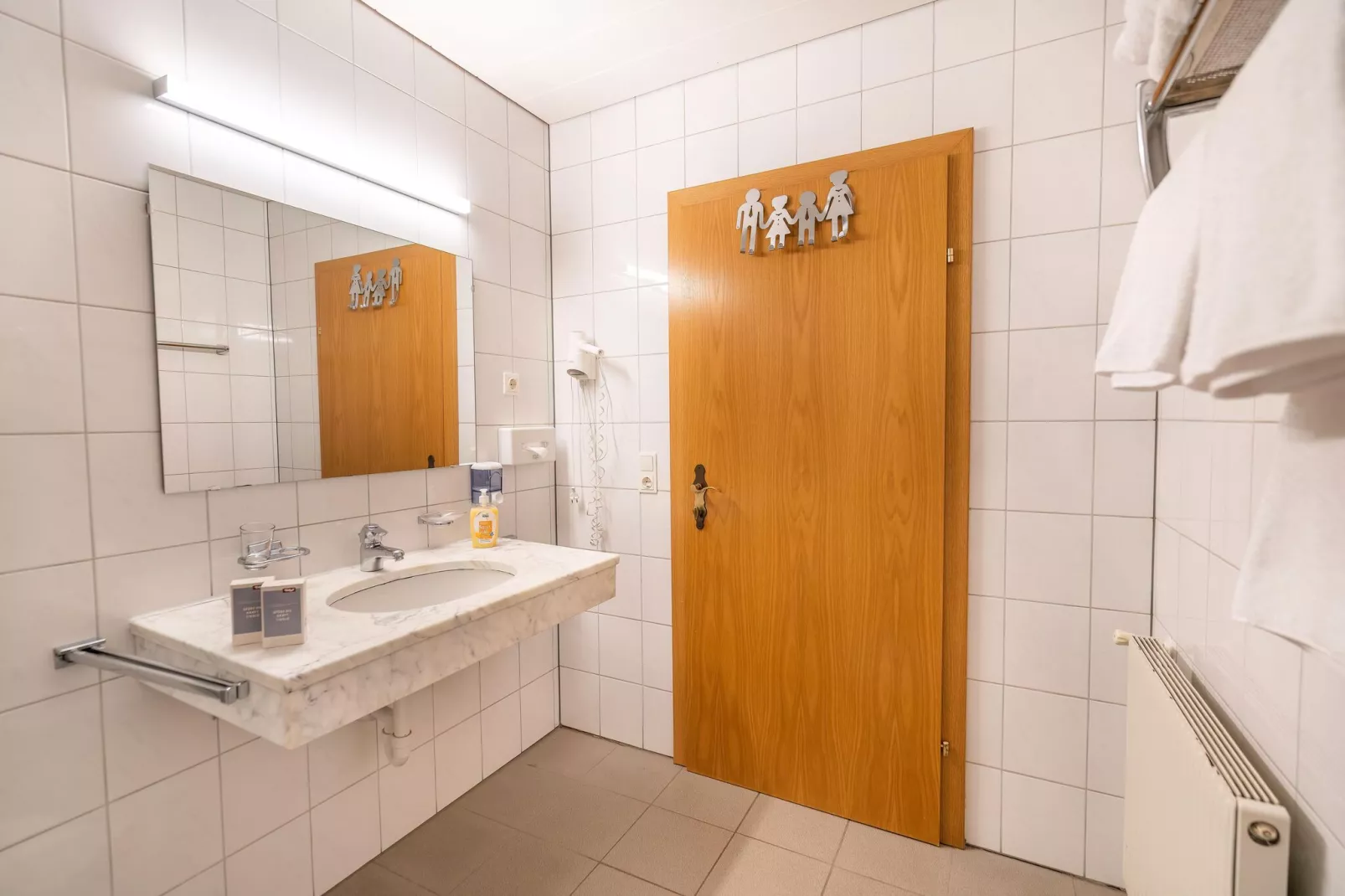Apartment 14-Bathroom