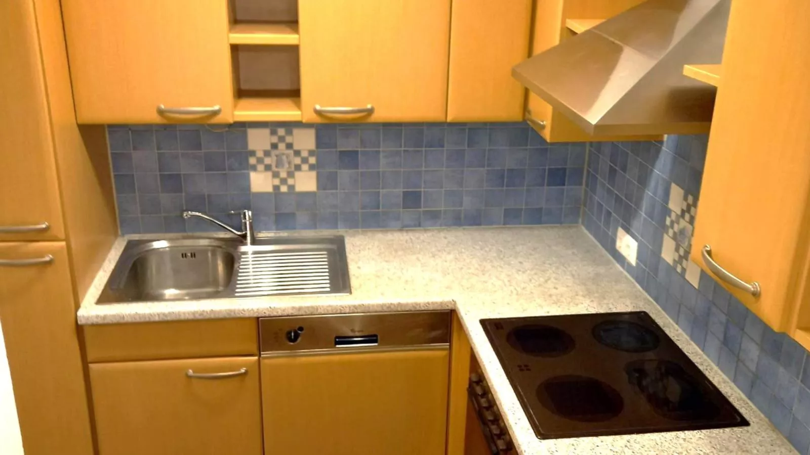 NRV Top 6-Kitchen