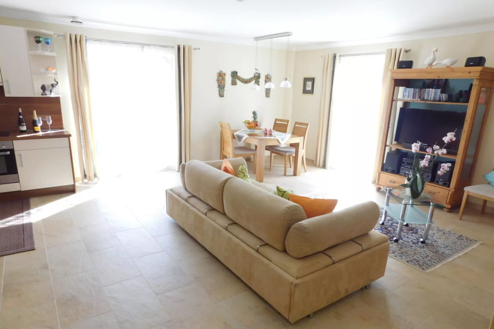 41016-Living room