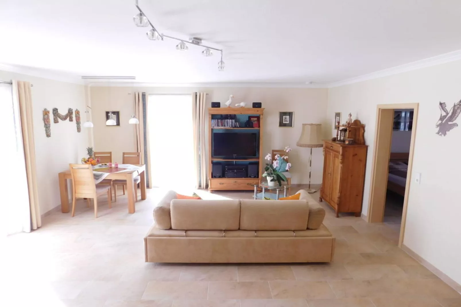 41016-Living room