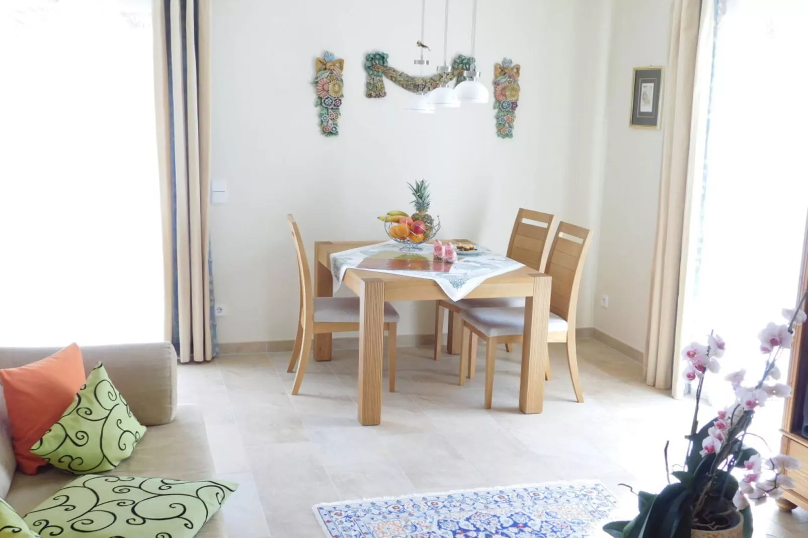 41016-Dining room