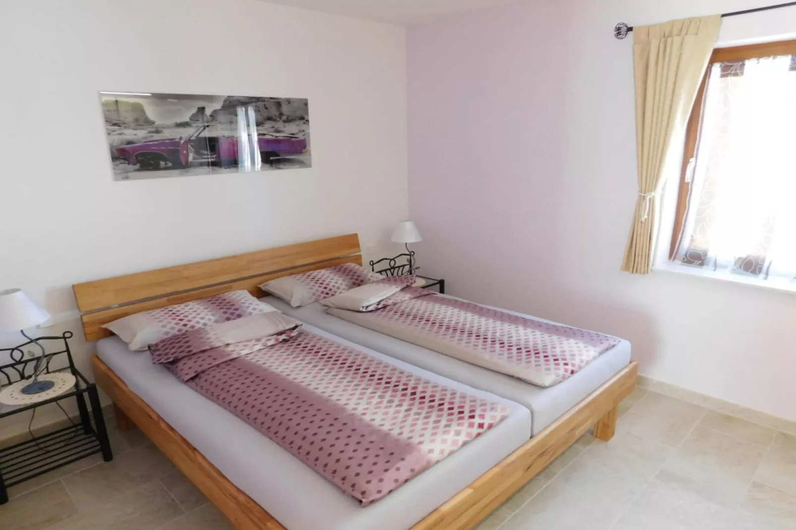 41016-Bedroom
