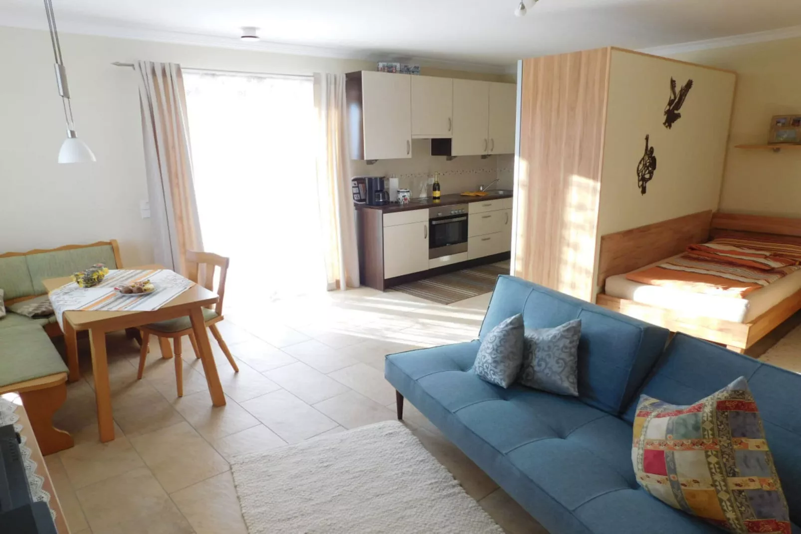 44057-Living room