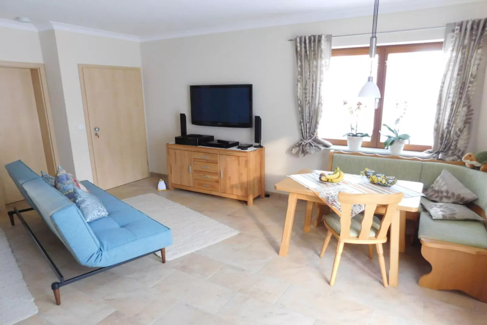 44057-Living room