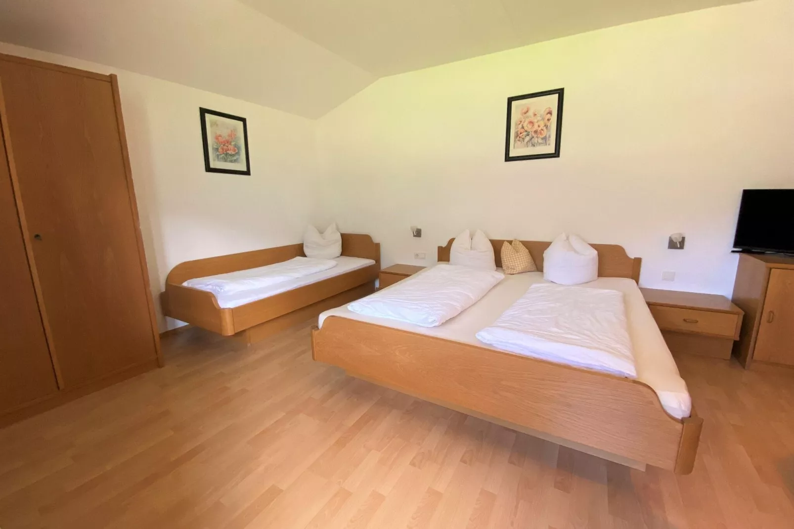 Apartment 16-Bedroom