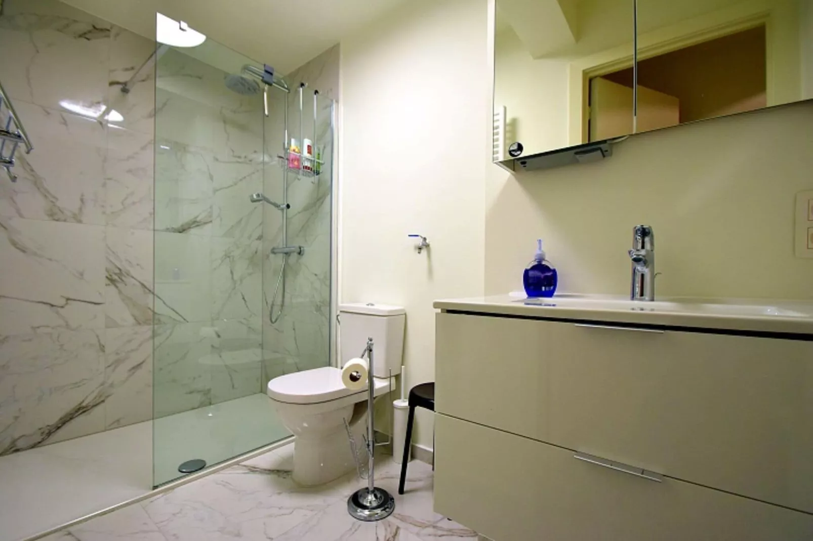 Reserve 1 0402 E4-Badezimmer