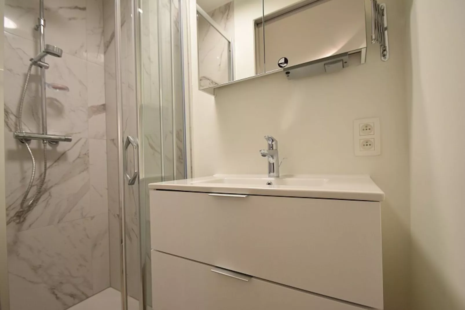Reserve 1 0402 E4-Badezimmer