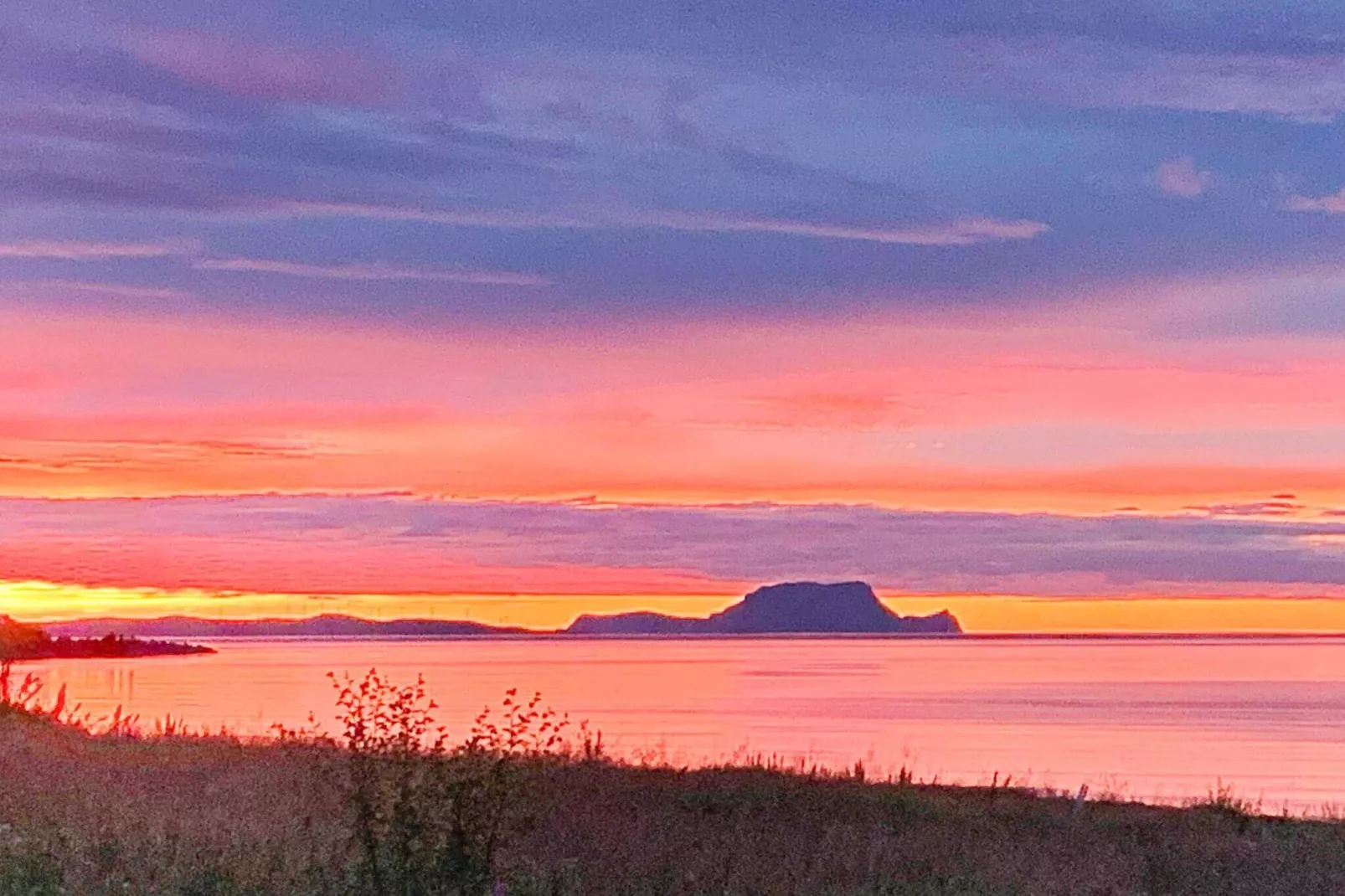 Seaside Retreat in Lyngen-By Traum-Not tagged
